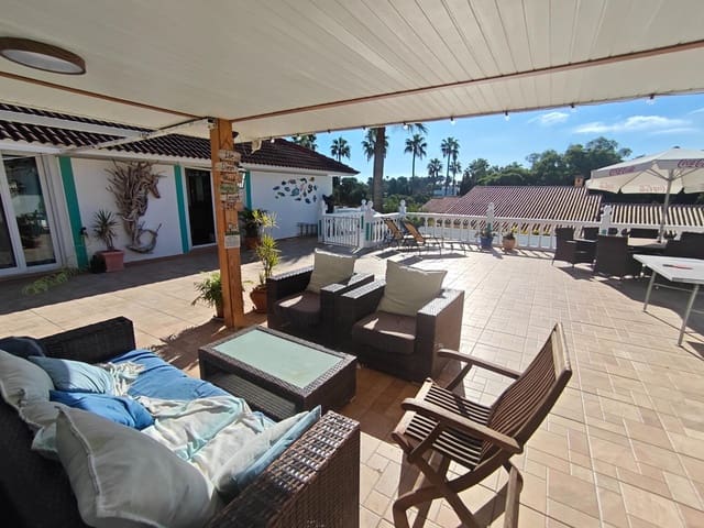 7 soveværelse Villa til salg i Sotogrande Costa, San Roque med swimmingpool garage - € 1.200.000 (Ref: 9373802)