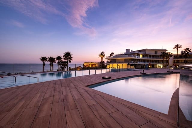 2 bedroom Apartment for sale in Estepona with pool garage - € 795,000 (Ref: 9382789)