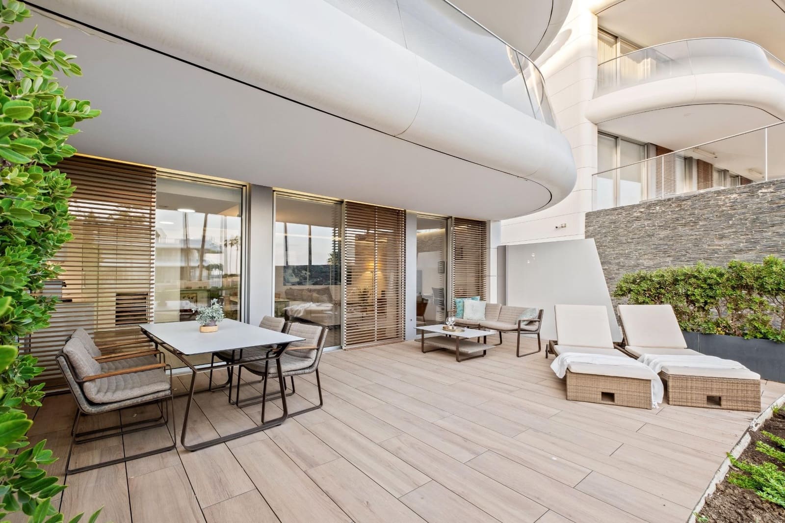 2 bedroom Apartment for sale in Estepona with pool garage - € 795,000 (Ref: 9382789)