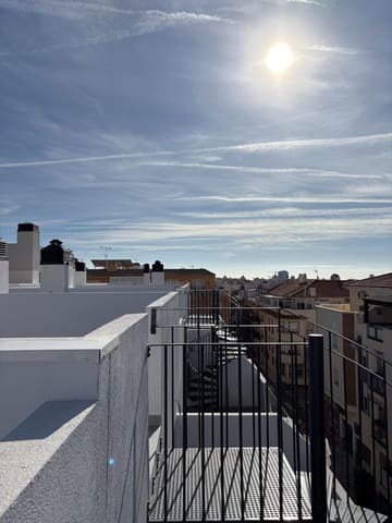 2 quarto Penthouse para venda em Las Lagunas de Mijas, Mijas com garagem - 305 000 € (Ref: 9385532)