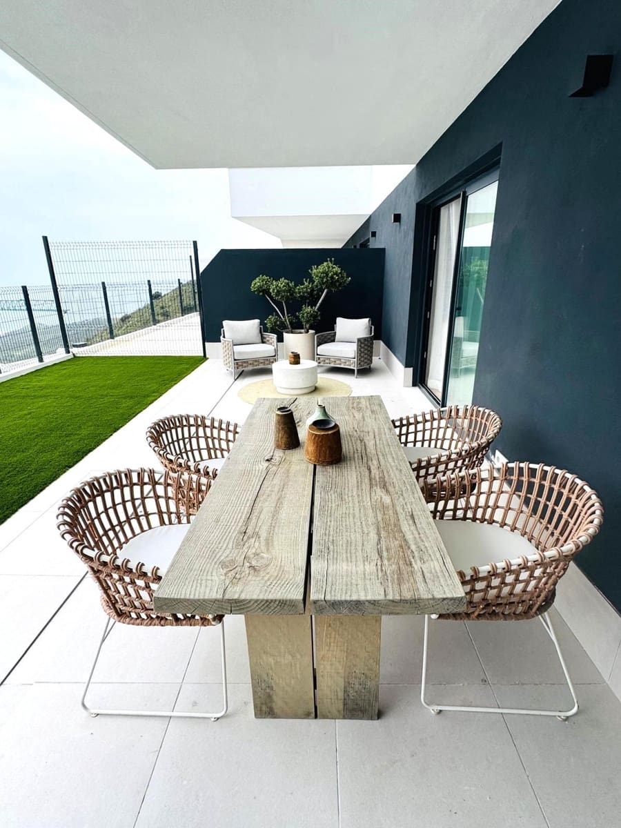 2 bedroom Apartment for sale in Rincon de la Victoria with pool garage - € 425,000 (Ref: 9387844)