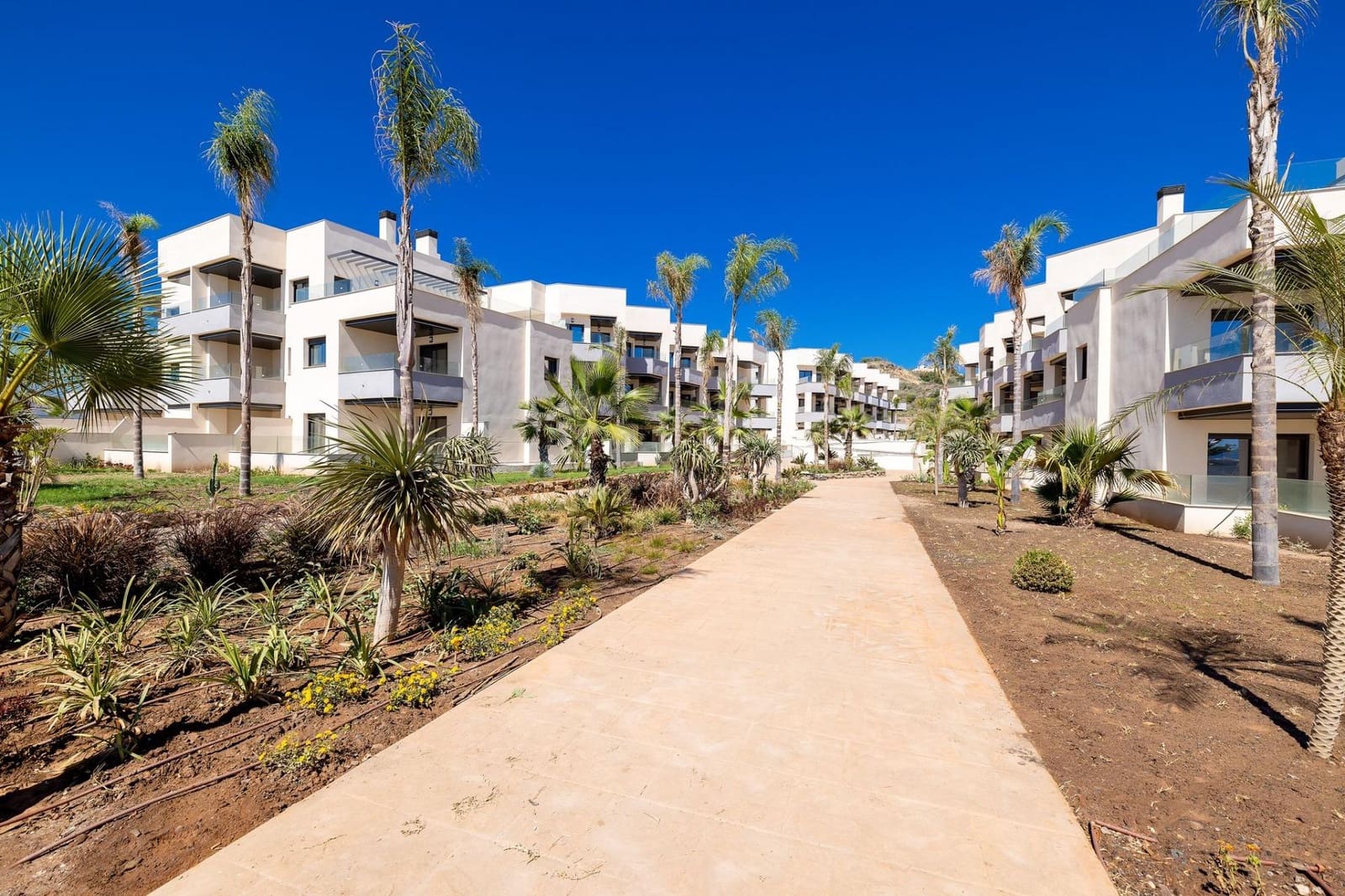 1 bedroom Apartment for sale in Almayate with pool garage - € 341,000 (Ref: 9390685)