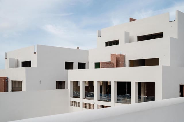 3 bedroom Apartment for sale in Tarifa with pool garage - € 812,620 (Ref: 9395937)