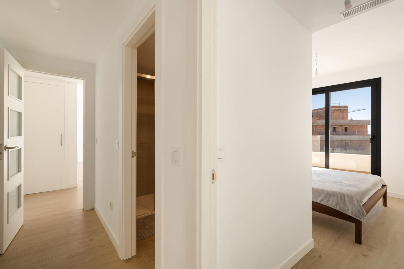 Apartamento de 2 habitaciones en Estepona en venta con piscina garaje - 450.000 € (Ref: 9400871)