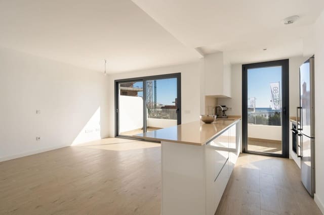 Apartamento de 2 habitaciones en Estepona en venta con piscina garaje - 450.000 € (Ref: 9400871)