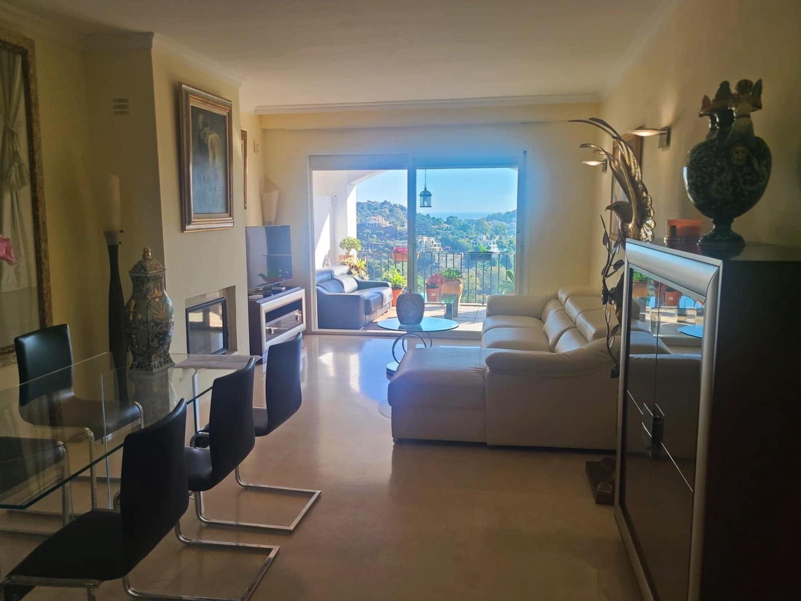 2 soverom Leilighet til salgs i Aloha Golf med garasje - € 480 000 (Ref: 9524241)