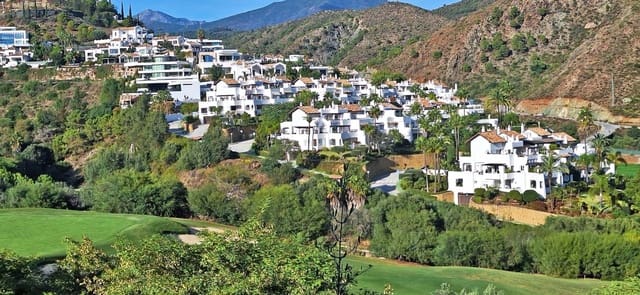 2 soverom Leilighet til salgs i Aloha Golf, Marbella med garasje - € 480 000 (Ref: 9524241)