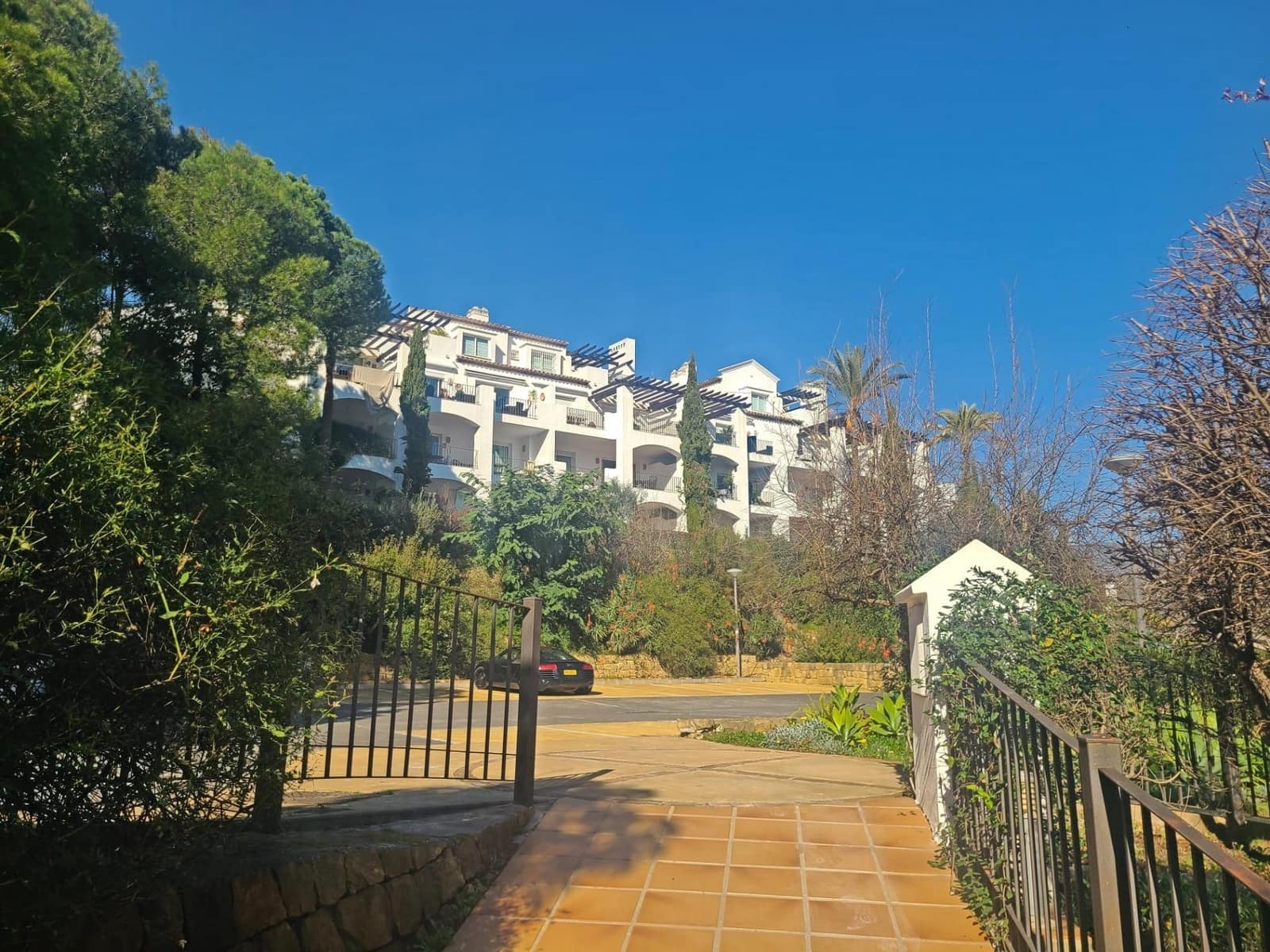 2 soverom Leilighet til salgs i Aloha Golf med garasje - € 480 000 (Ref: 9524241)