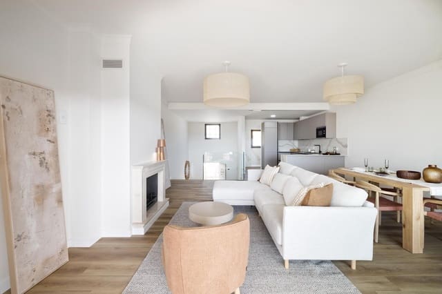 3 sovrum Radhus till salu i Estepona med pool garage - 470 250 € (Ref: 9548129)