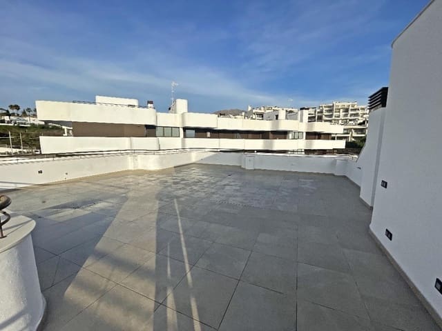 3 chambre Penthouse à vendre à Estepona avec garage - 850 000 € (Ref: 9551320)
