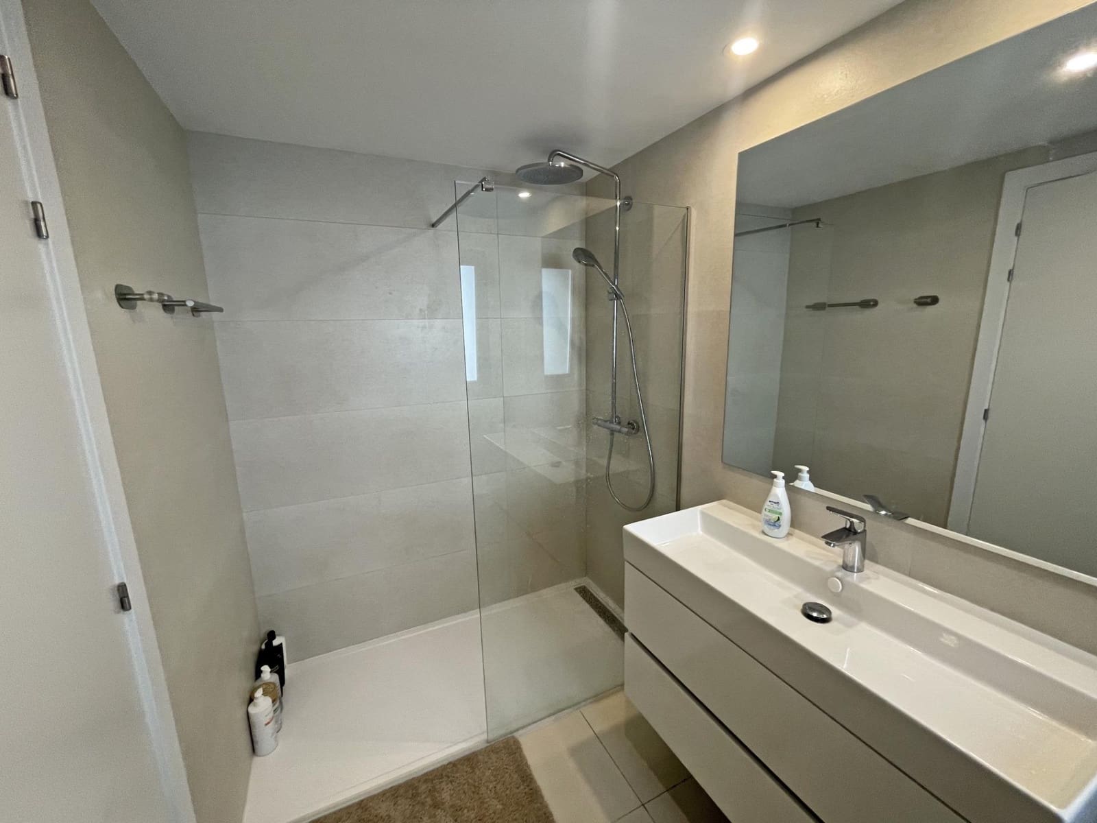 3 sypialnia Penthouse na sprzedaż w Estepona z garażem - 850 000 € (Ref: 9551320)