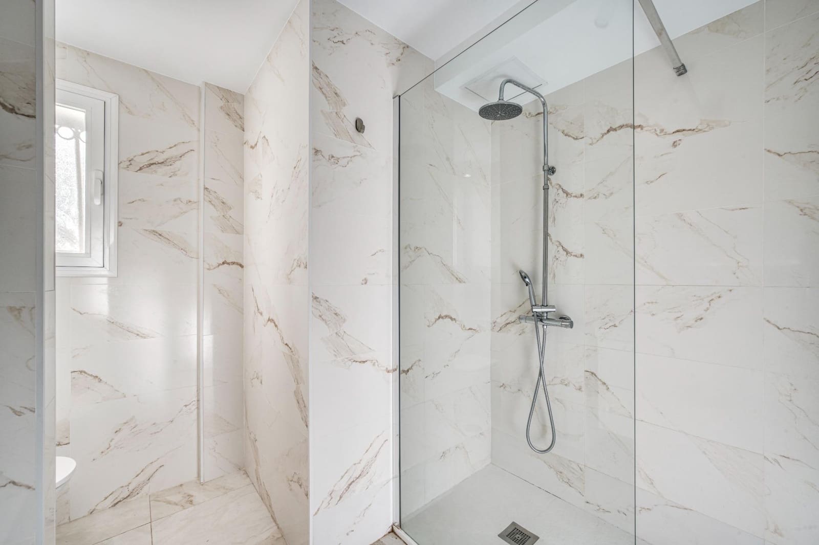 3 quarto Apartamento para venda em Puerto Banus com piscina garagem - 950 000 € (Ref: 9551321)