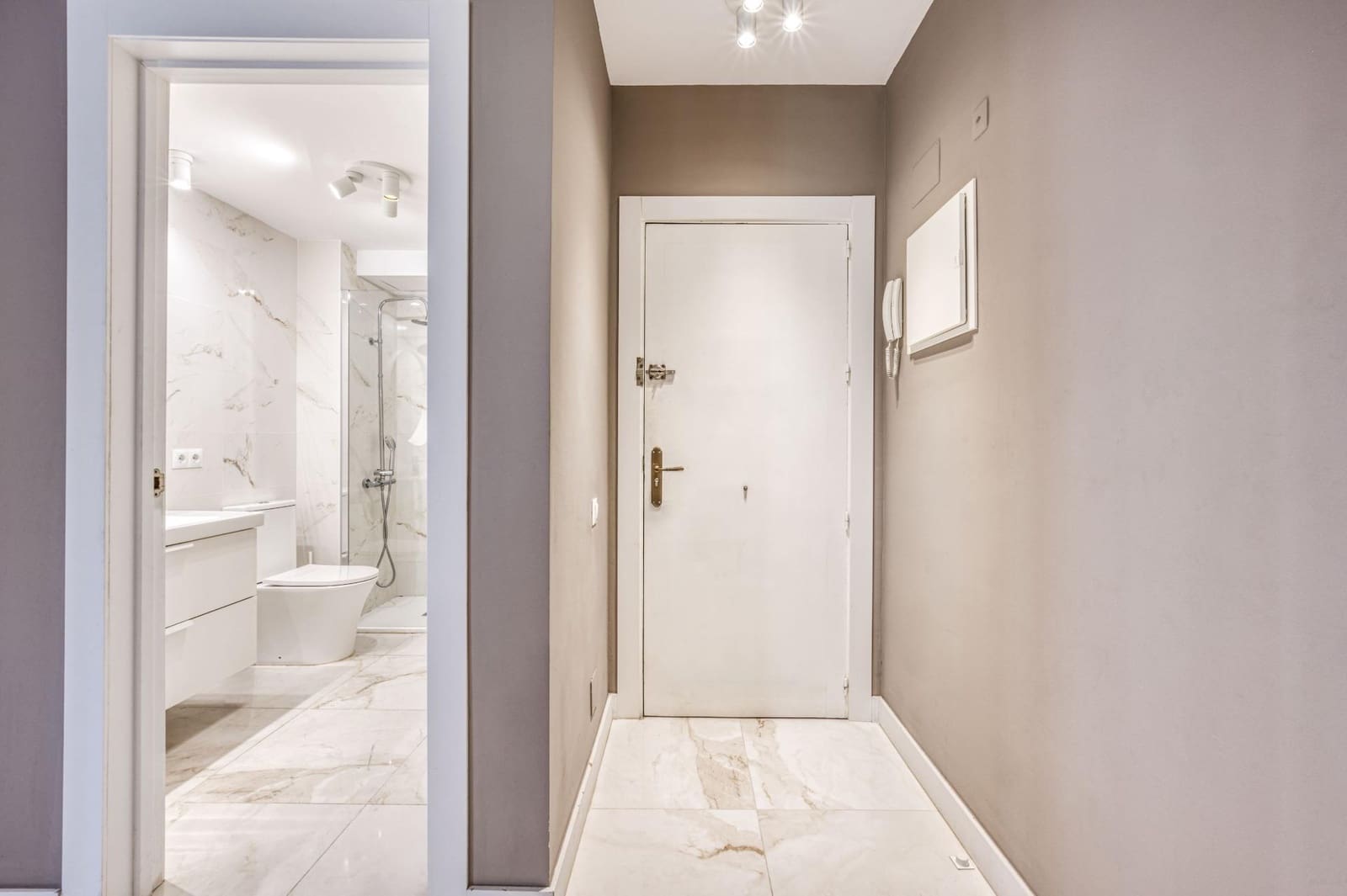 3 quarto Apartamento para venda em Puerto Banus com piscina garagem - 950 000 € (Ref: 9551321)