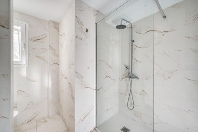 3 quarto Apartamento para venda em Puerto Banus, Marbella com piscina garagem - 950 000 € (Ref: 9551321)