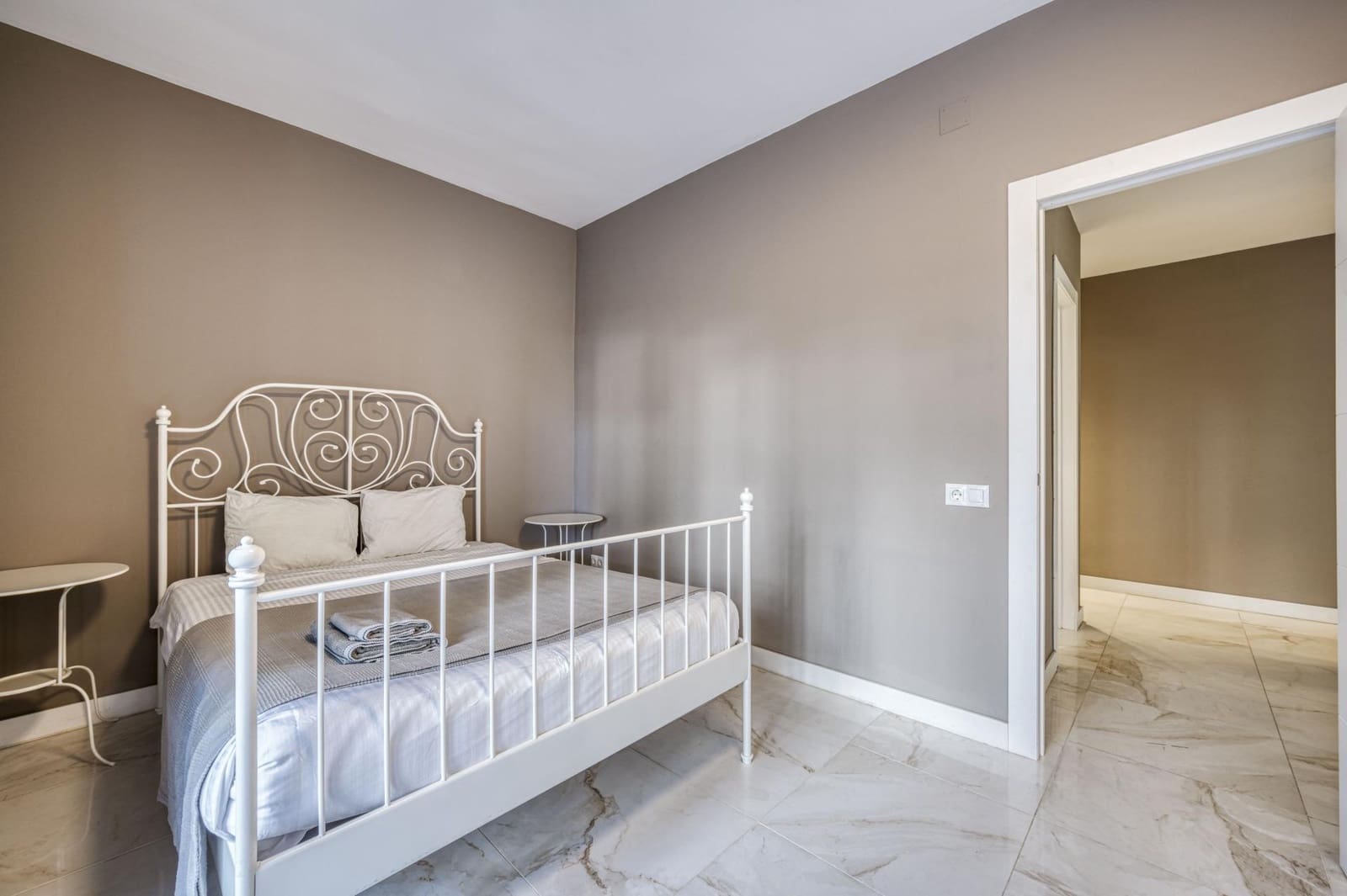 3 quarto Apartamento para venda em Puerto Banus com piscina garagem - 950 000 € (Ref: 9551321)