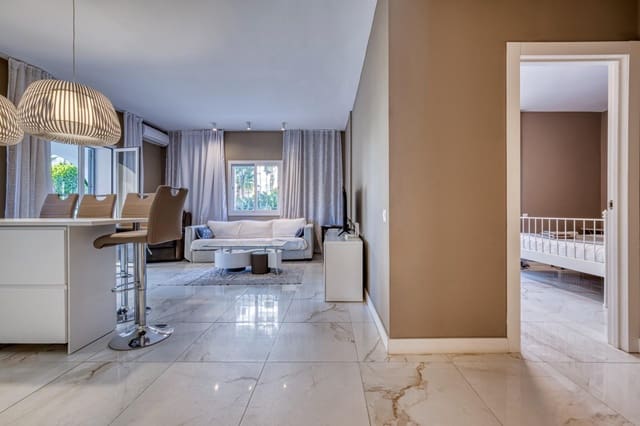 3 quarto Apartamento para venda em Puerto Banus, Marbella com piscina garagem - 950 000 € (Ref: 9551321)