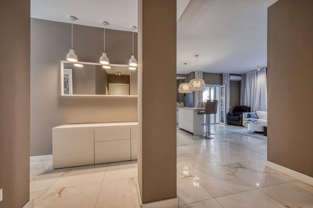 3 quarto Apartamento para venda em Puerto Banus, Marbella com piscina garagem - 950 000 € (Ref: 9551321)