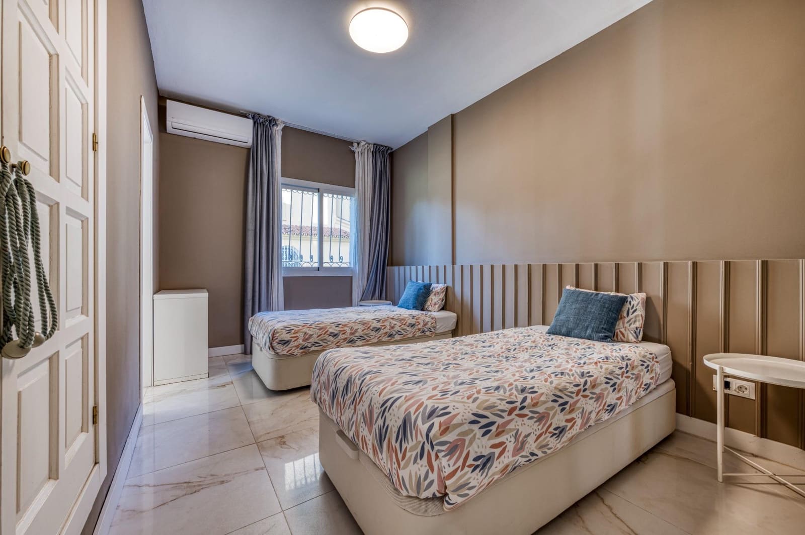 3 quarto Apartamento para venda em Puerto Banus com piscina garagem - 950 000 € (Ref: 9551321)