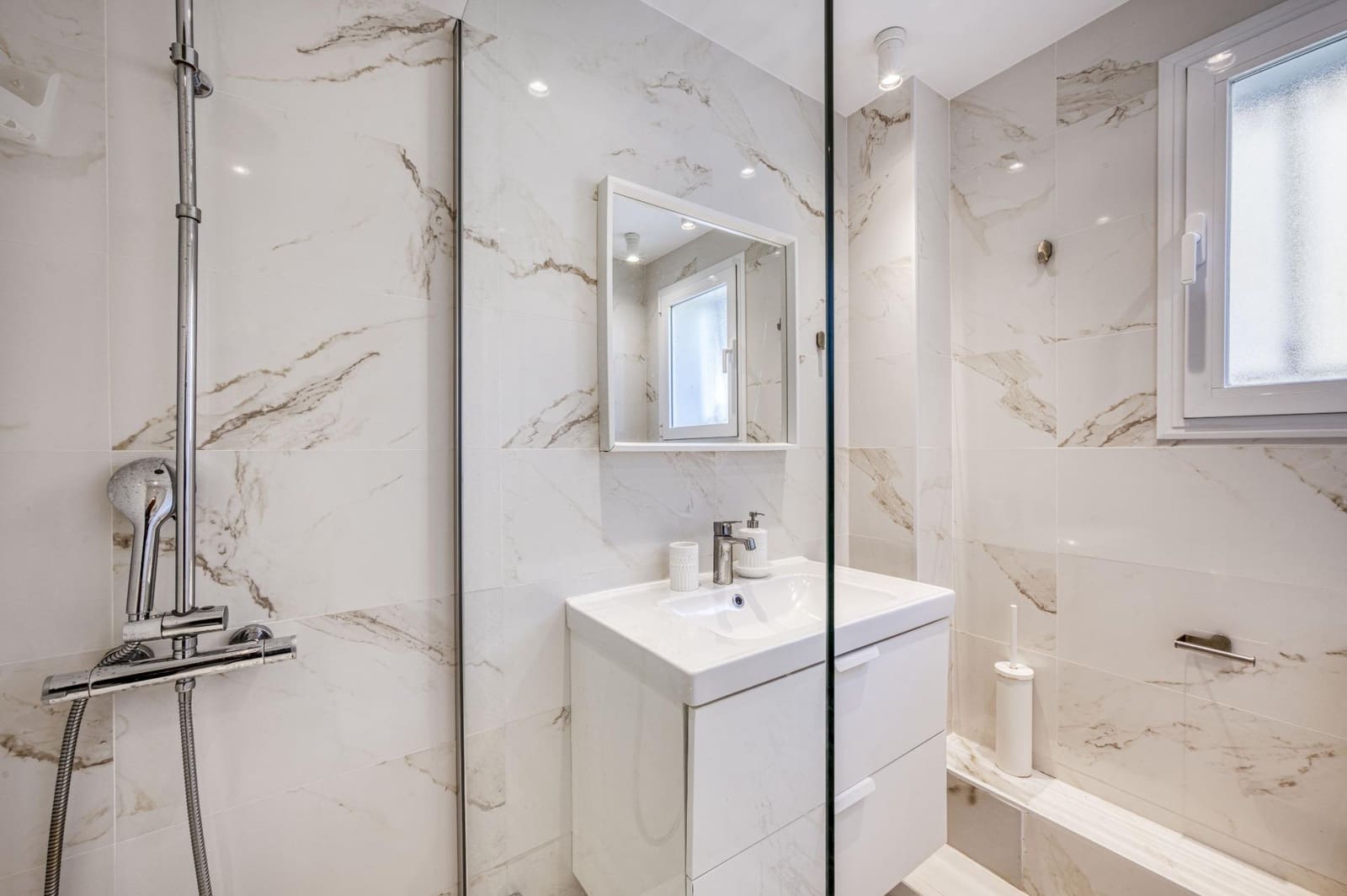 3 quarto Apartamento para venda em Puerto Banus com piscina garagem - 950 000 € (Ref: 9551321)