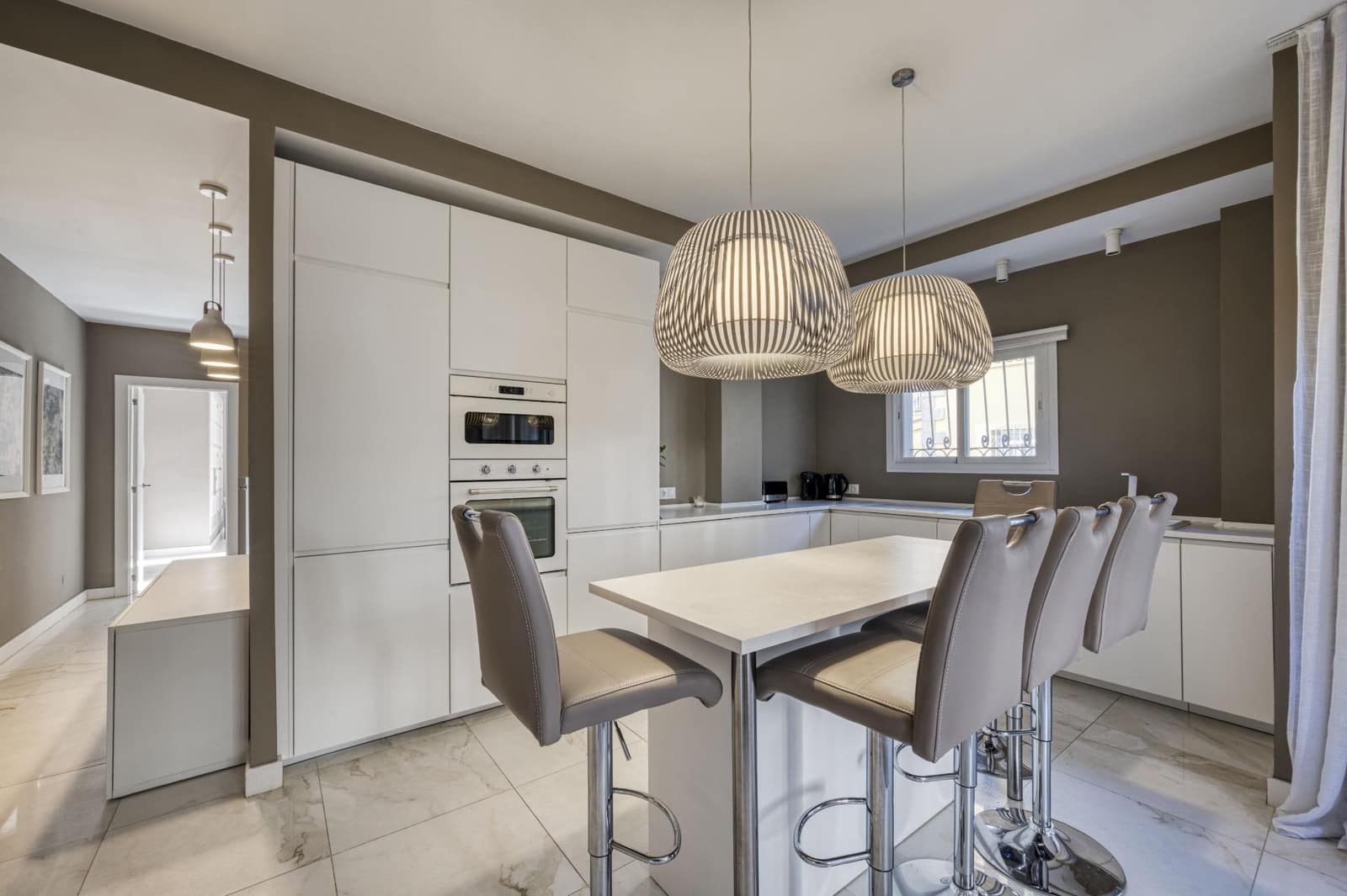 3 quarto Apartamento para venda em Puerto Banus com piscina garagem - 950 000 € (Ref: 9551321)