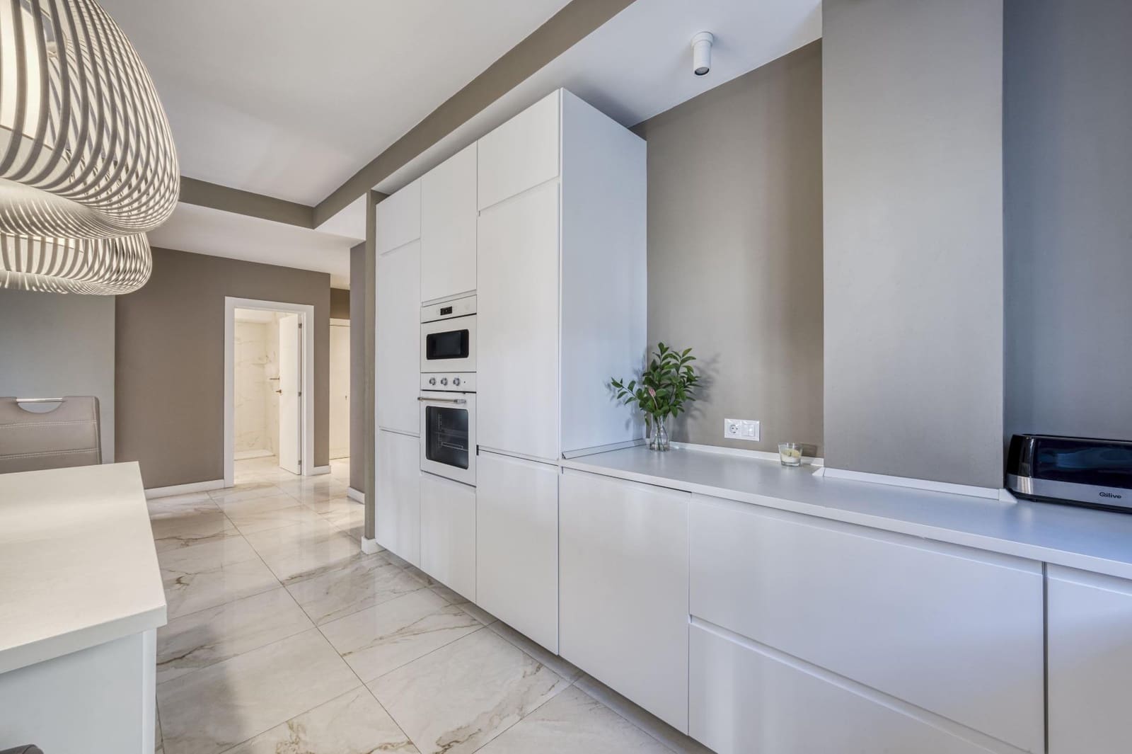 3 quarto Apartamento para venda em Puerto Banus com piscina garagem - 950 000 € (Ref: 9551321)