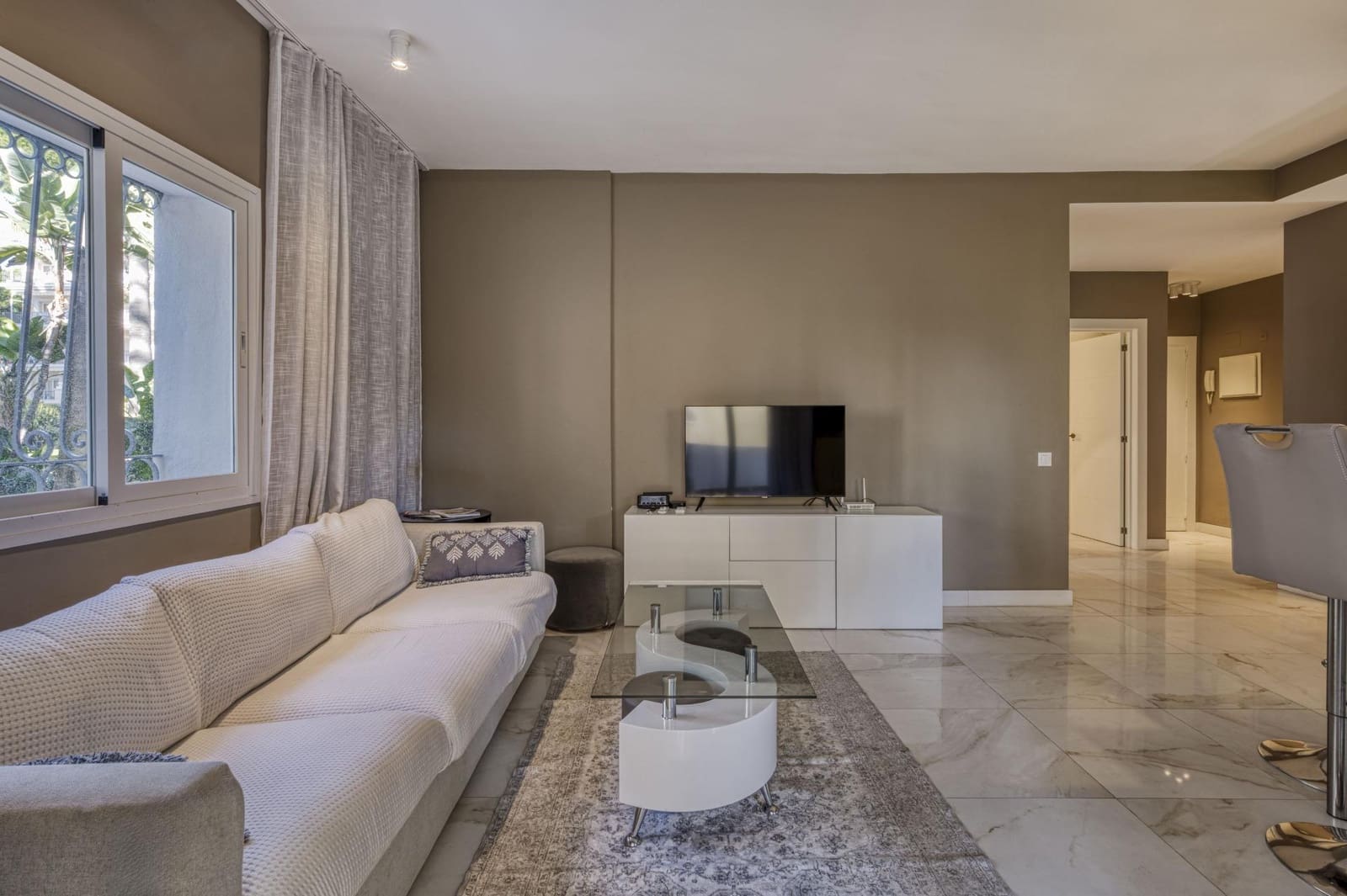 3 quarto Apartamento para venda em Puerto Banus com piscina garagem - 950 000 € (Ref: 9551321)