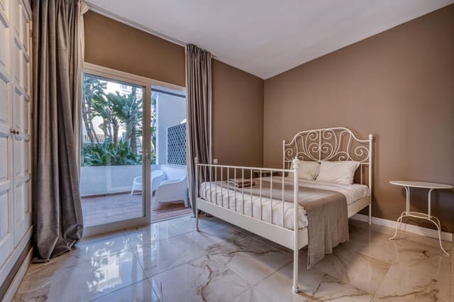 3 quarto Apartamento para venda em Puerto Banus, Marbella com piscina garagem - 950 000 € (Ref: 9551321)