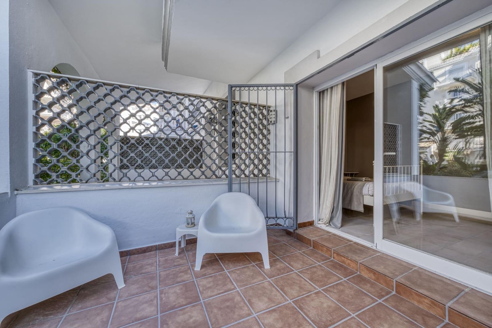 3 quarto Apartamento para venda em Puerto Banus com piscina garagem - 950 000 € (Ref: 9551321)