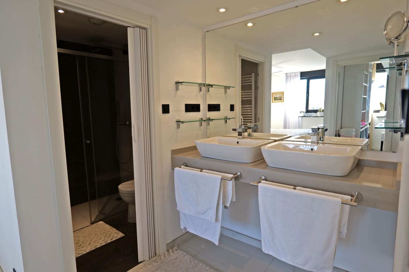 3 bedroom Penthouse for sale in Estepona with pool garage - € 1,770,000 (Ref: 9551323)