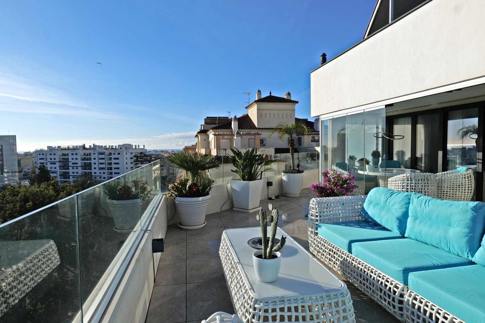 3 bedroom Penthouse for sale in Estepona with pool garage - € 1,770,000 (Ref: 9551323)