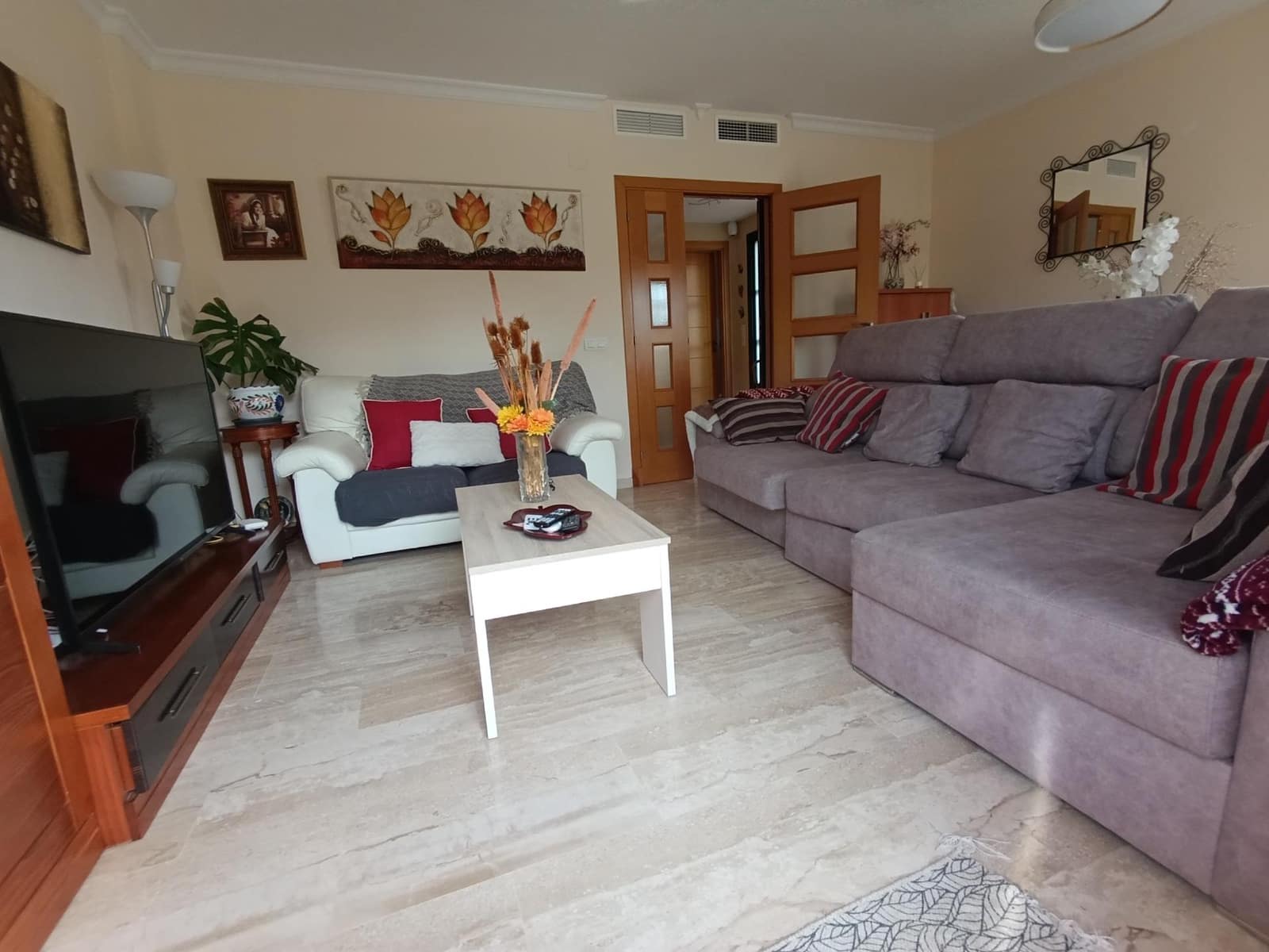 Adosado de 3 habitaciones en Chilches en venta con garaje - 585.000 € (Ref: 9568508)