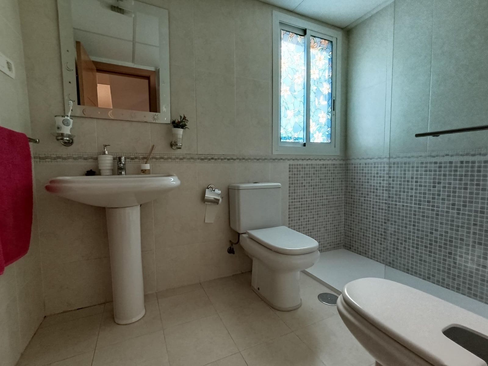 Adosado de 3 habitaciones en Chilches en venta con garaje - 585.000 € (Ref: 9568508)