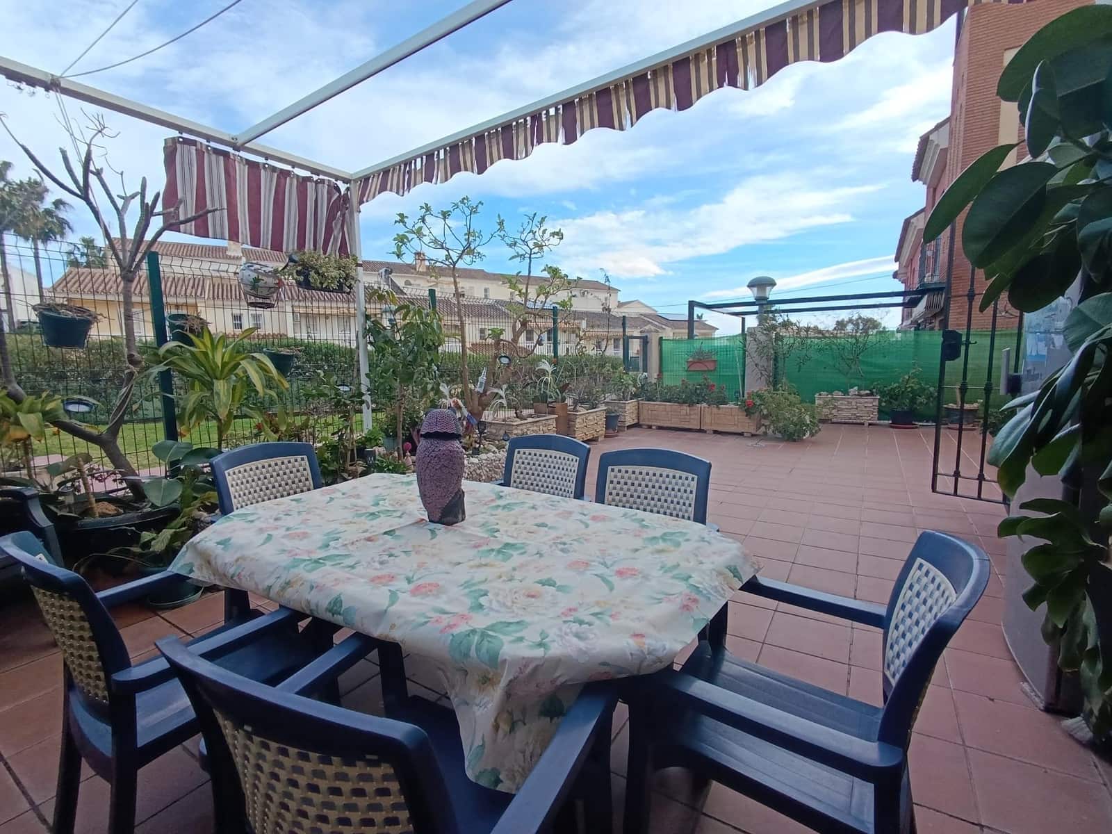 Adosado de 3 habitaciones en Chilches en venta con garaje - 585.000 € (Ref: 9568508)