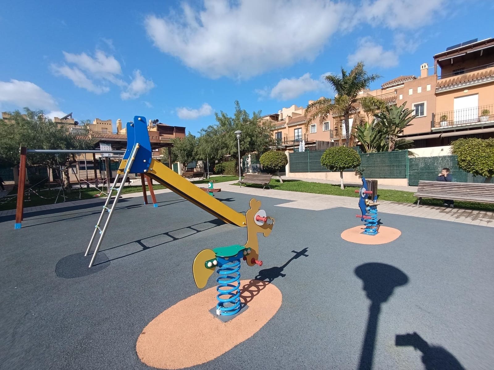 Adosado de 3 habitaciones en Chilches en venta con garaje - 585.000 € (Ref: 9568508)