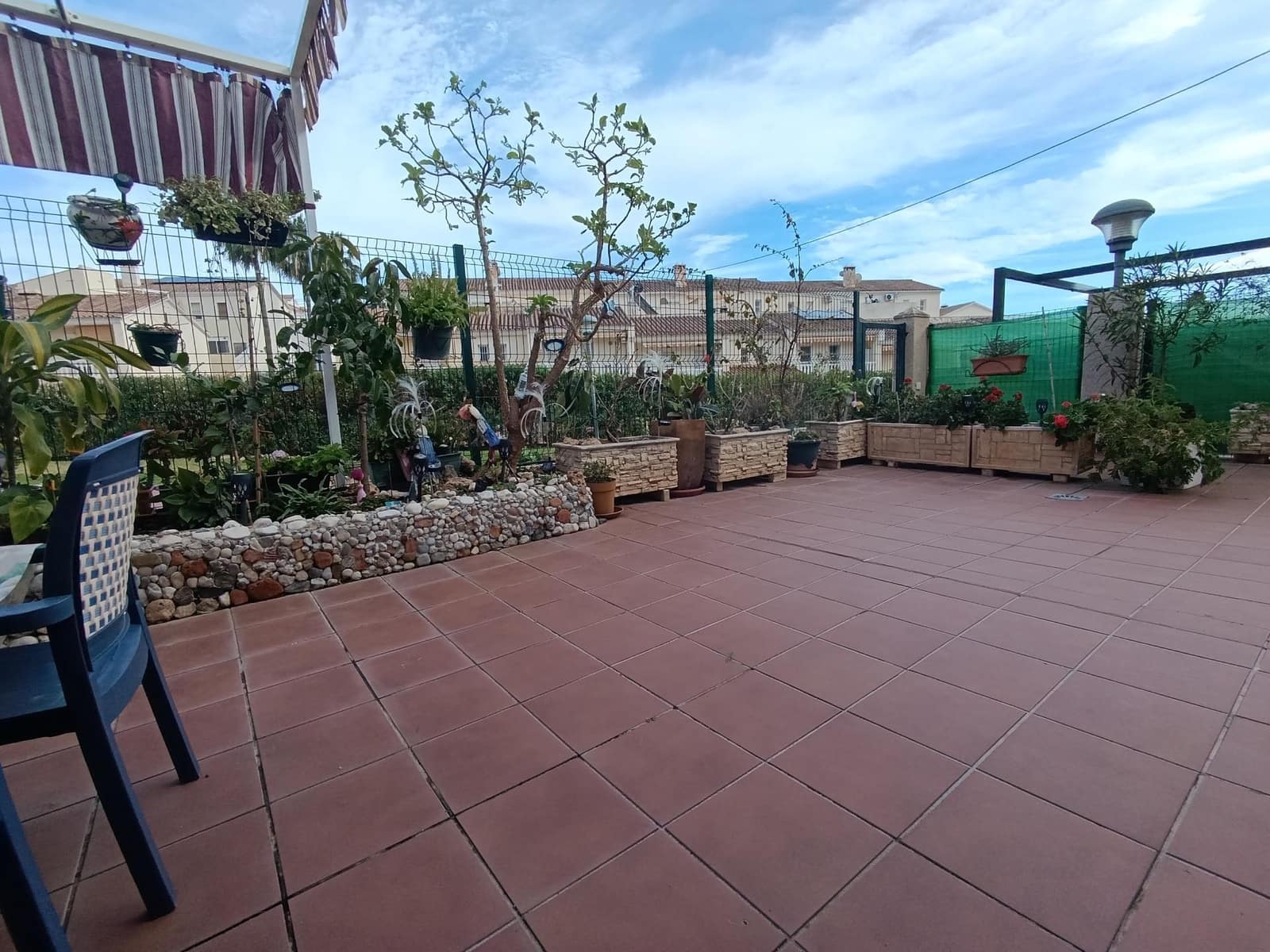 Adosado de 3 habitaciones en Chilches en venta con garaje - 585.000 € (Ref: 9568508)