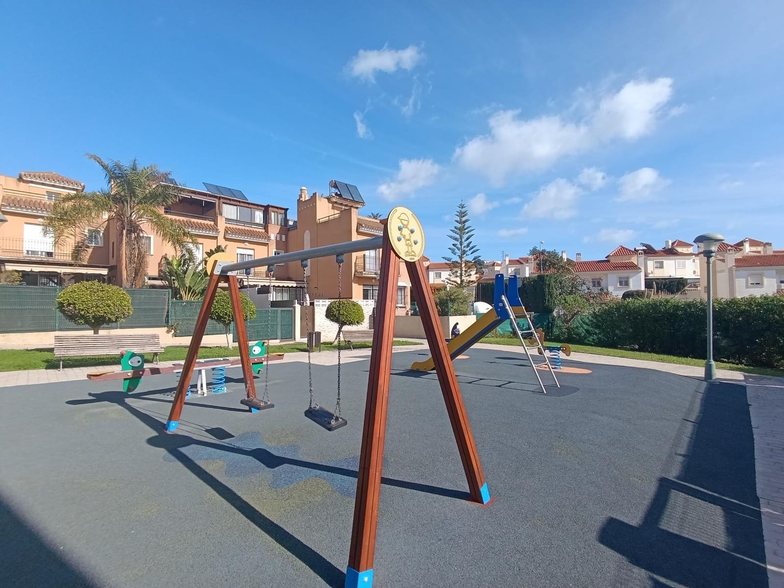 Adosado de 3 habitaciones en Chilches en venta con garaje - 585.000 € (Ref: 9568508)