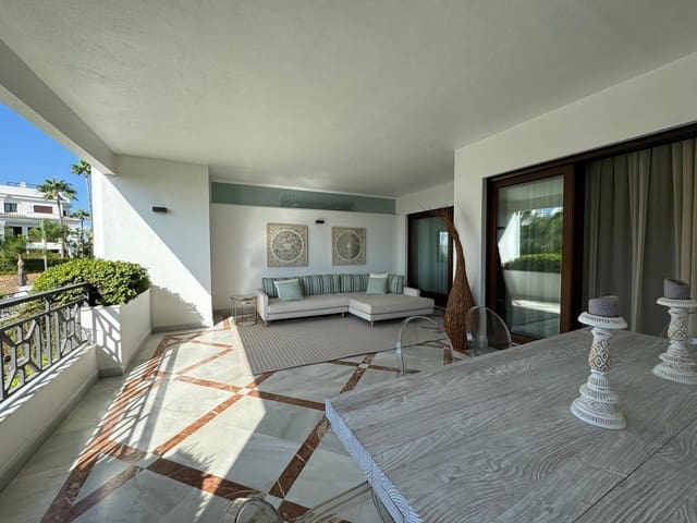 2 chambre Appartement à vendre à New Golden Mile, Estepona avec piscine garage - 1 390 000 € (Ref: 9637504)
