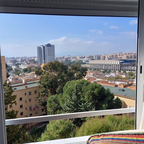 Piso de 4 habitaciones en Ciudad Jardín, Málaga ciudad en venta - 235.000 € (Ref: 9648057)