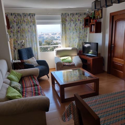 4 makuuhuone Asunto myytävänä paikassa Ciudad Jardín, Málaga kaupunki - 235 000 € (Ref: 9648057)