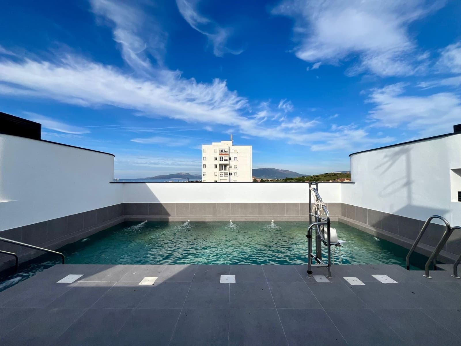 1 slaapkamer Appartement te koop in Tarifa met zwembad garage - € 299.000 (Ref: 9656024)