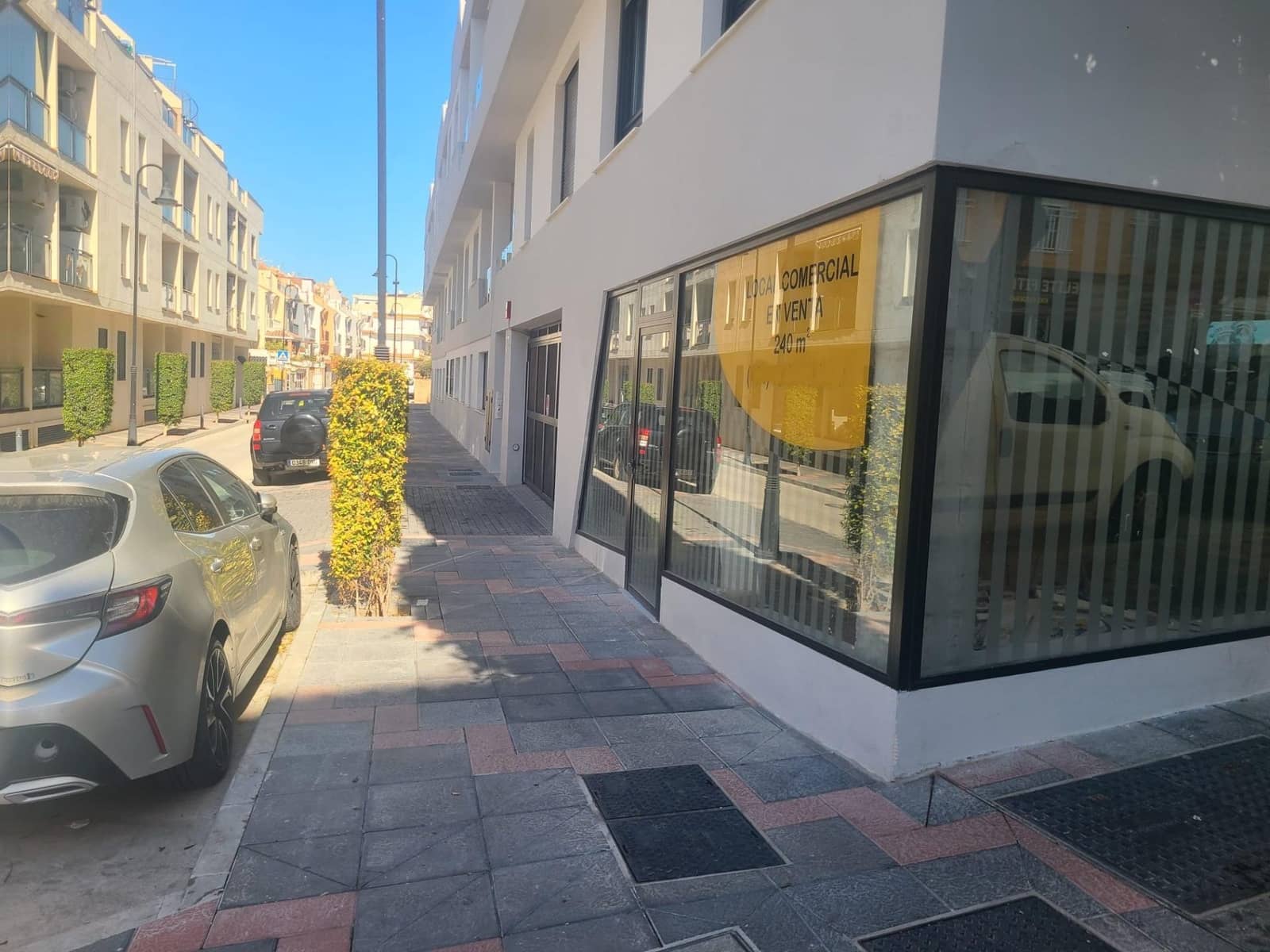 Commercial for sale in Las Lagunas de Mijas - € 300,000 (Ref: 9666437)