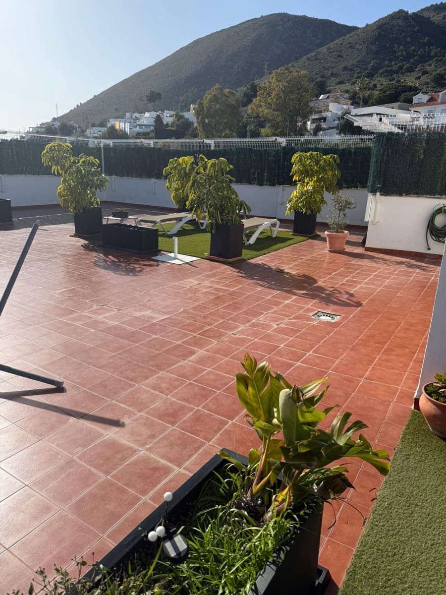 3 bedroom Penthouse for sale in Benalmadena with garage - € 649,000 (Ref: 9698794)