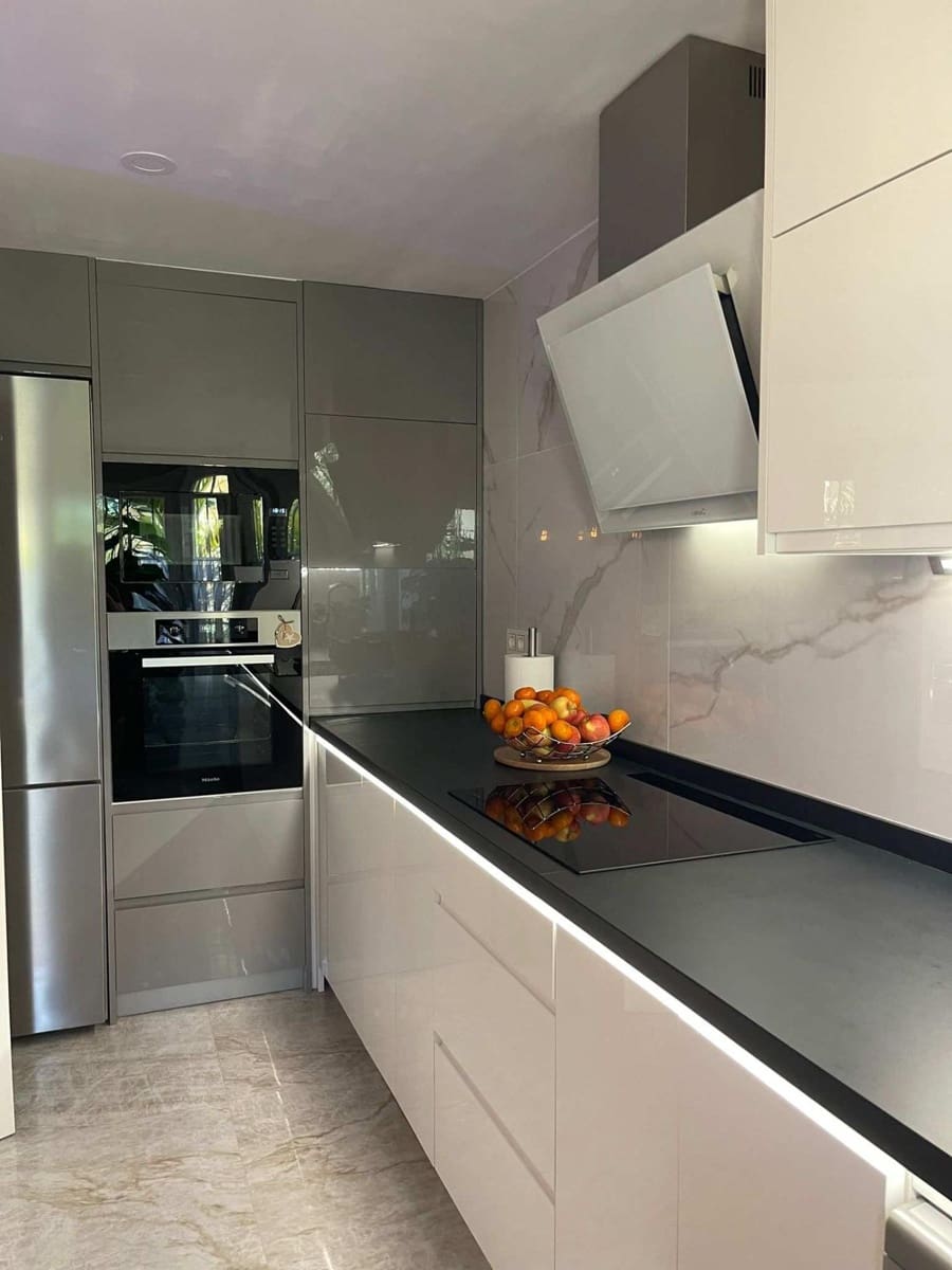 7 soveværelse Rækkehus til salg i Sitio de Calahonda med swimmingpool garage - € 620.000 (Ref: 9747800)