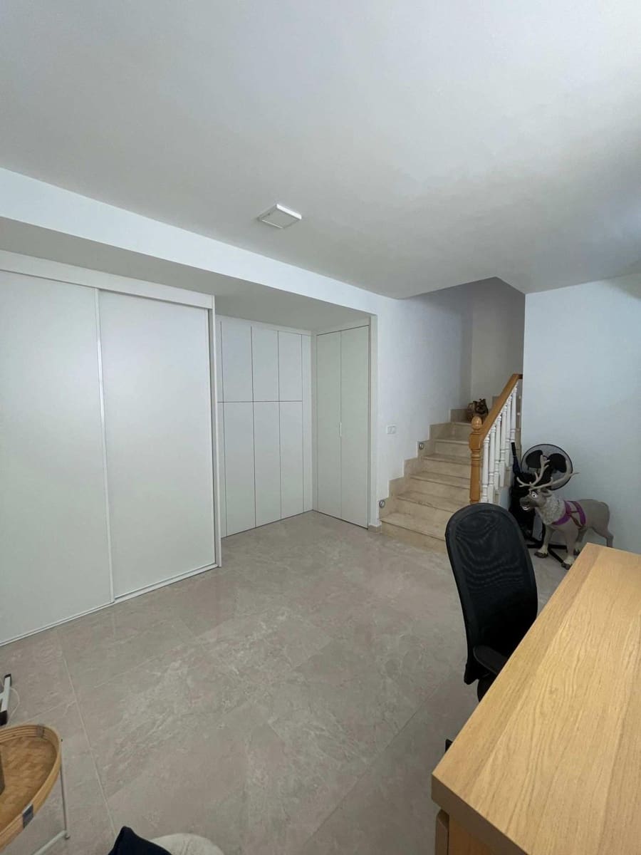 7 soveværelse Rækkehus til salg i Sitio de Calahonda med swimmingpool garage - € 620.000 (Ref: 9747800)