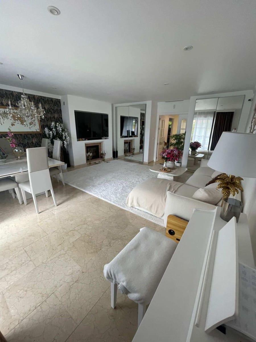 7 soveværelse Rækkehus til salg i Sitio de Calahonda med swimmingpool garage - € 620.000 (Ref: 9747800)