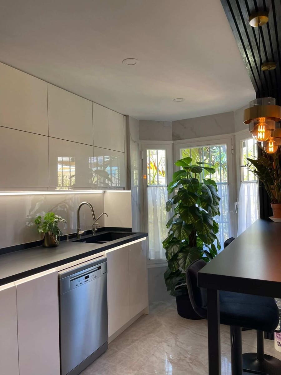 7 soveværelse Rækkehus til salg i Sitio de Calahonda med swimmingpool garage - € 620.000 (Ref: 9747800)