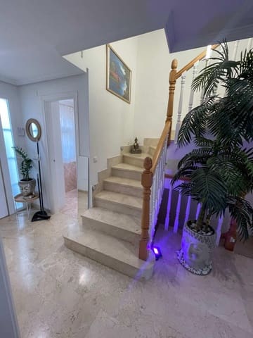 7 soveværelse Rækkehus til salg i Sitio de Calahonda, Mijas med swimmingpool garage - € 620.000 (Ref: 9747800)