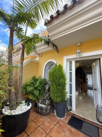 7 soveværelse Rækkehus til salg i Sitio de Calahonda, Mijas med swimmingpool garage - € 620.000 (Ref: 9747800)