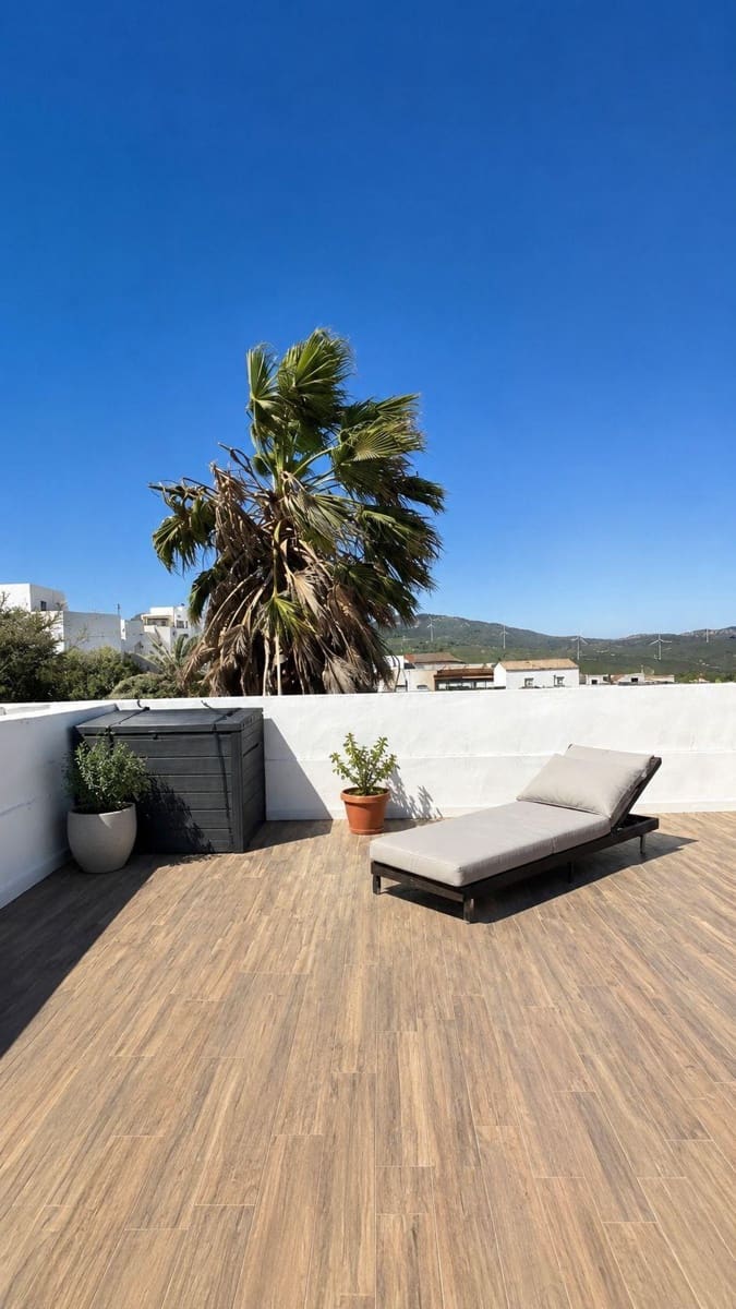 3 bedroom Townhouse for sale in Facinas with garage - € 580,000 (Ref: 9751939)