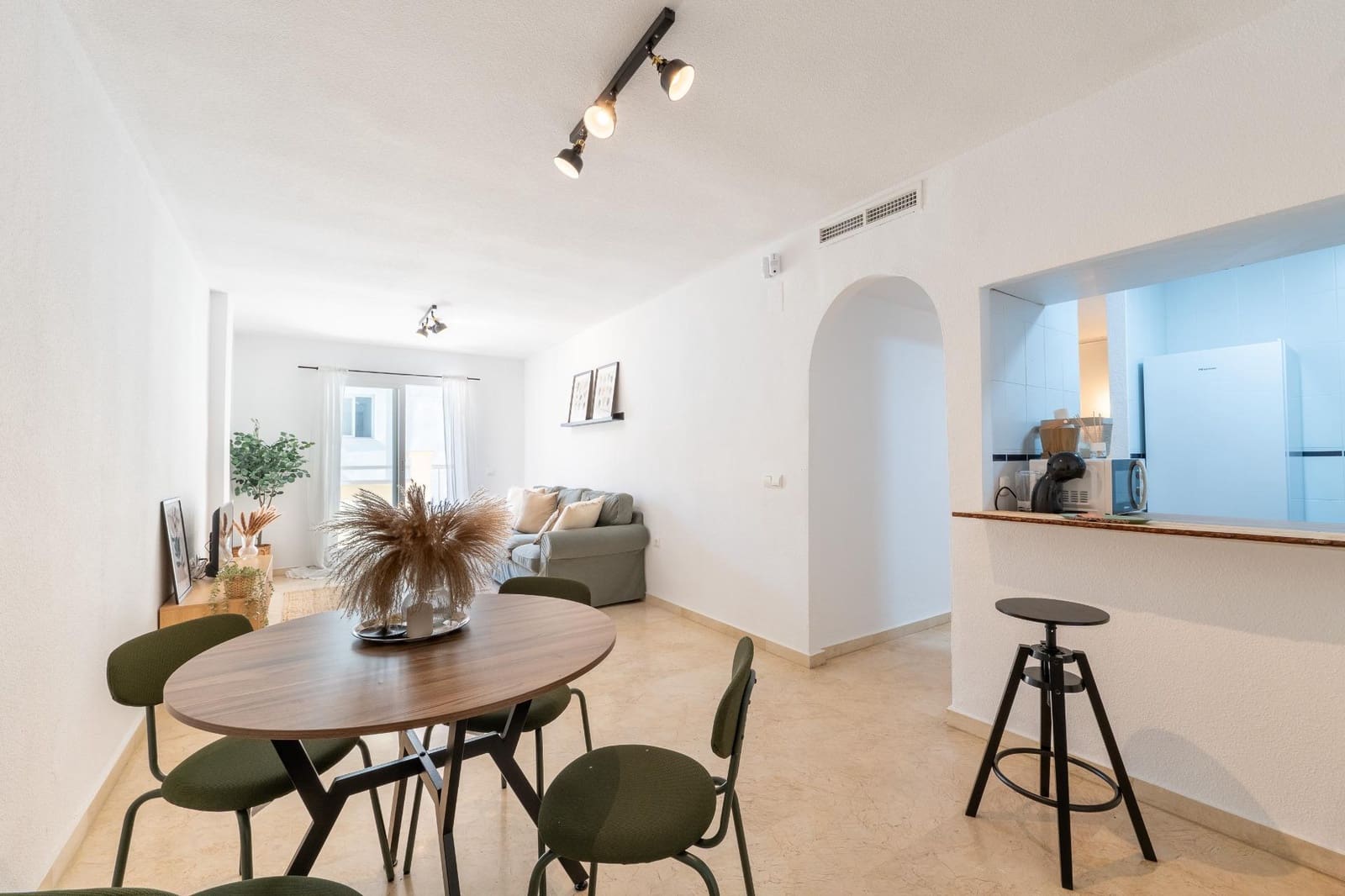 2 slaapkamer Appartement te koop in Torrequebrada met zwembad garage - € 294.000 (Ref: 9780490)